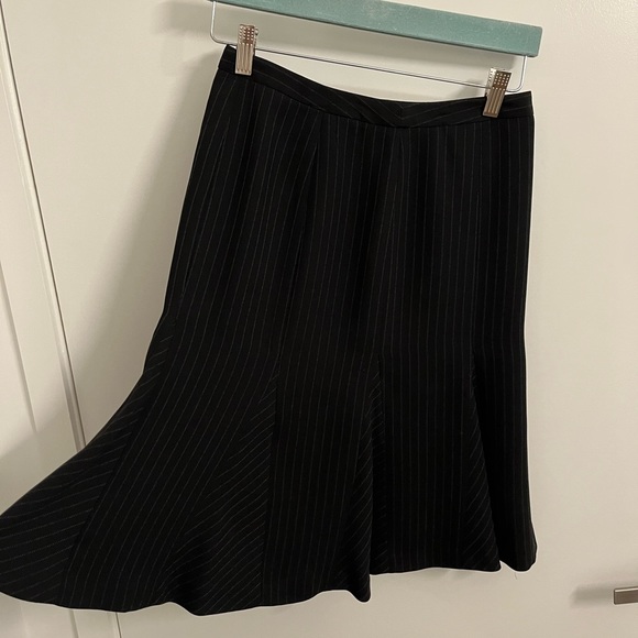 Ann Taylor skirt - Picture 2 of 2